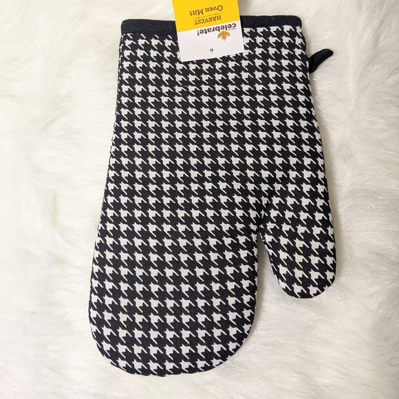 NWT Halloween Kitchen Towels & Potholders - Picture 10 of 11